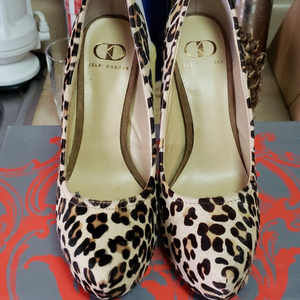 Kelsi Dagger heels - Picture 6 of 7